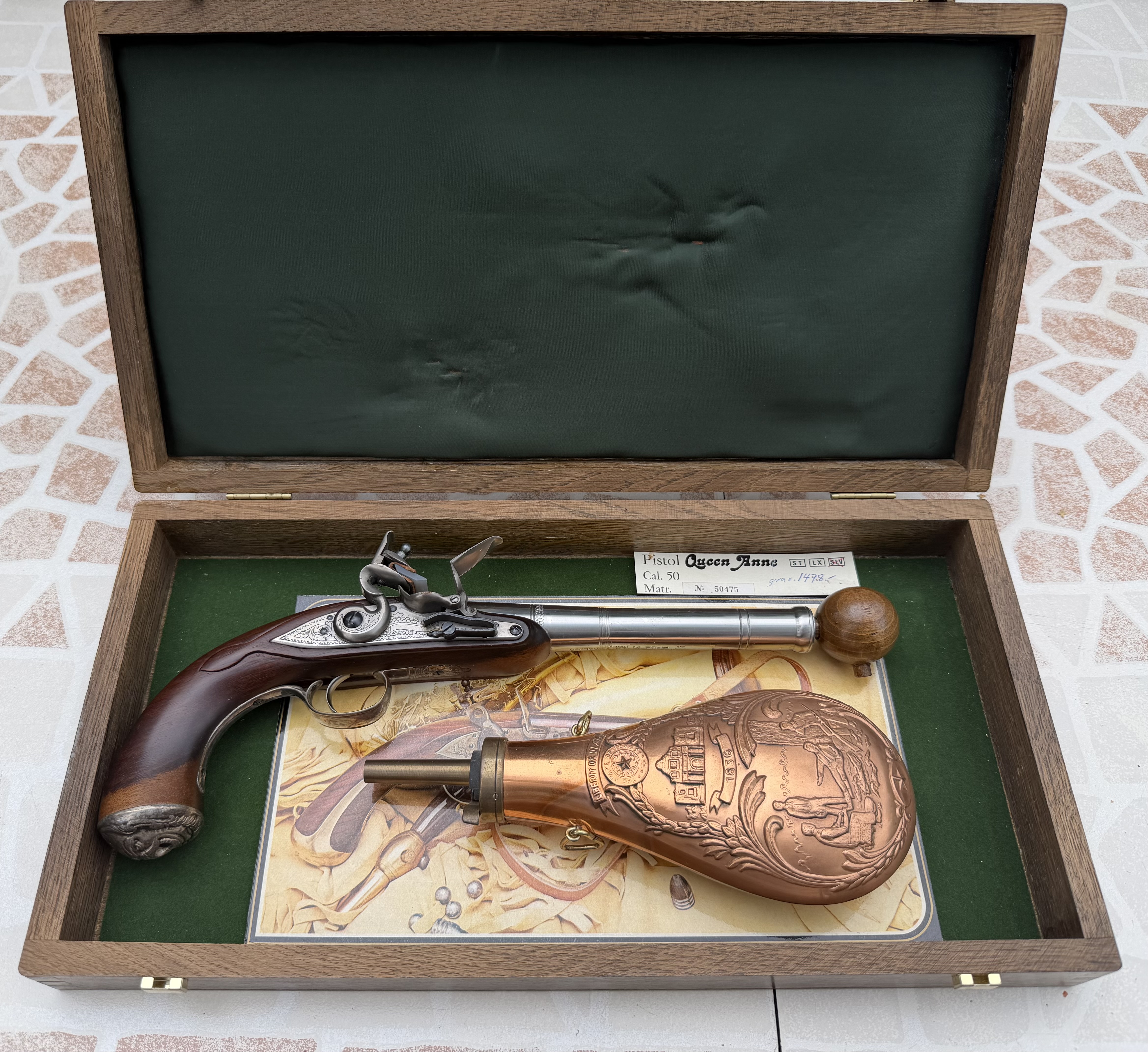 Coffret Pistolet Silex Pedersoli Queen Anne Cal. .50 -, bon état